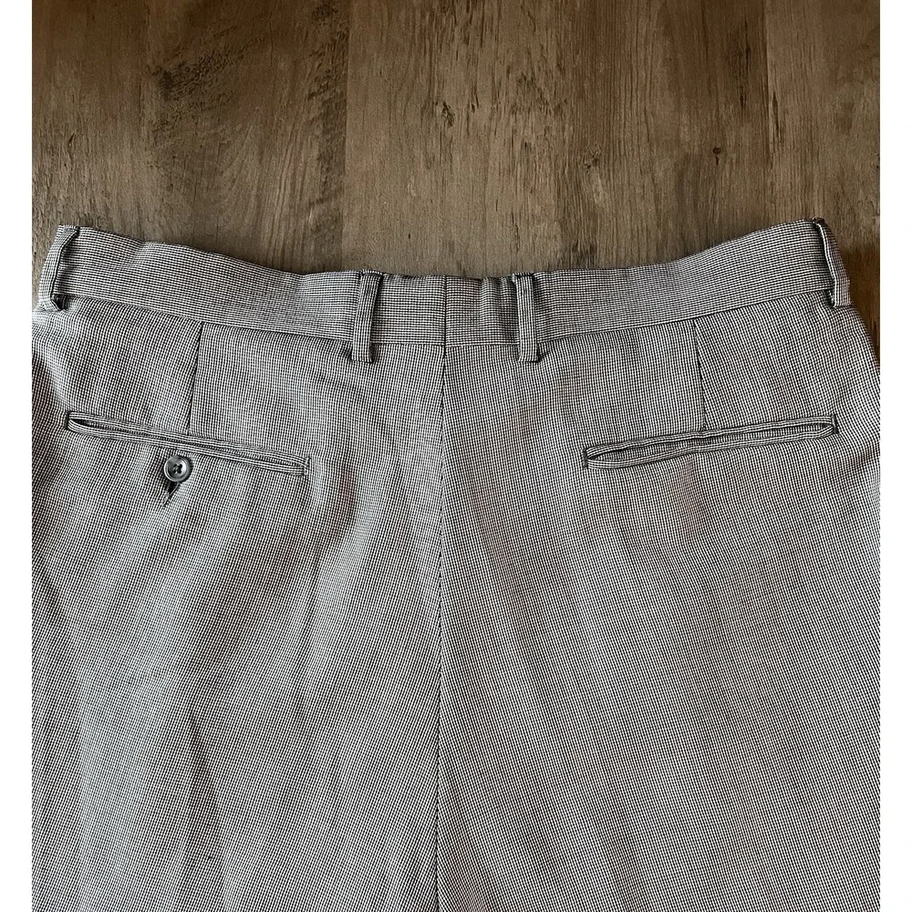 Jos A Bank Wool Men's Dress Pants Trousers 36 L Pleated Cuffed  Gray Houndstooth